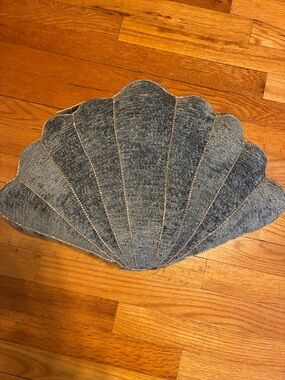 Chenill Seashell pillow